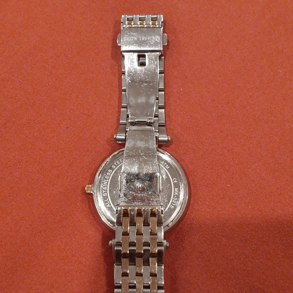 Michael Kors watch - Picture 3 of 4